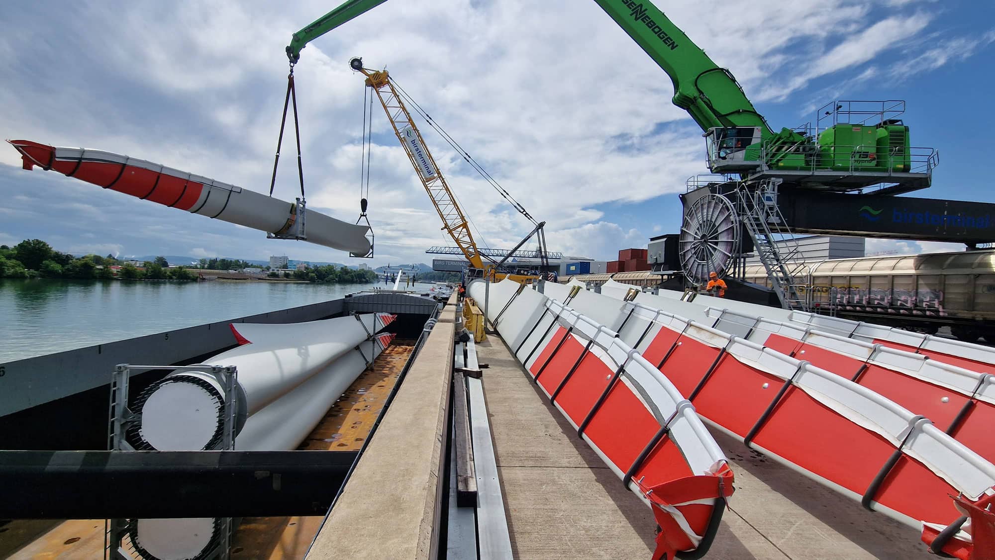 Publireportage-SVS-Aktuell--Birsterminal,-im-März-2026----Stabsübergabe-im-Birsterminal-mit-Weitsicht-02